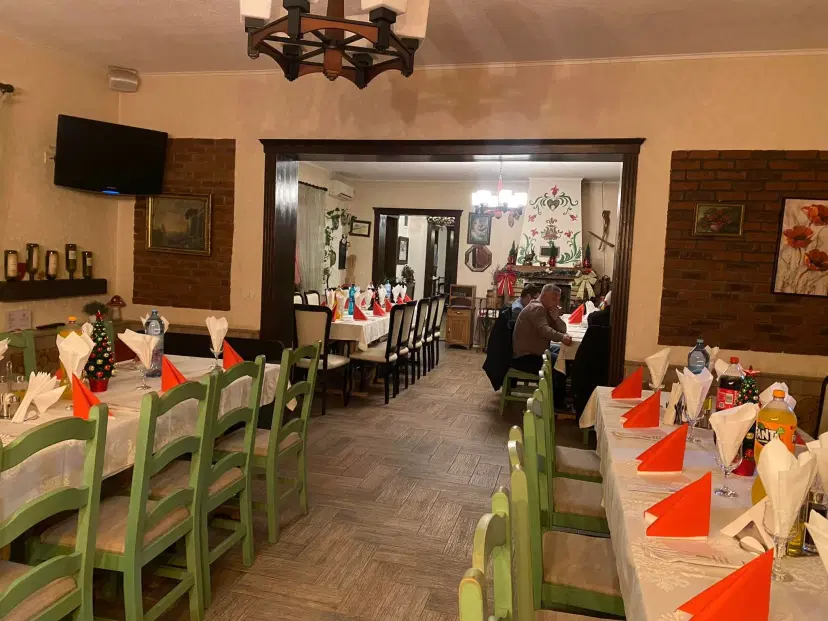 https://honeypot0.s3.amazonaws.com/1704460730155-gallery-RESTAURANT%20ARAGOSTA%20%284%29.webp