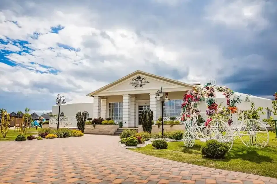 Grandiflora Celebration Ballroom