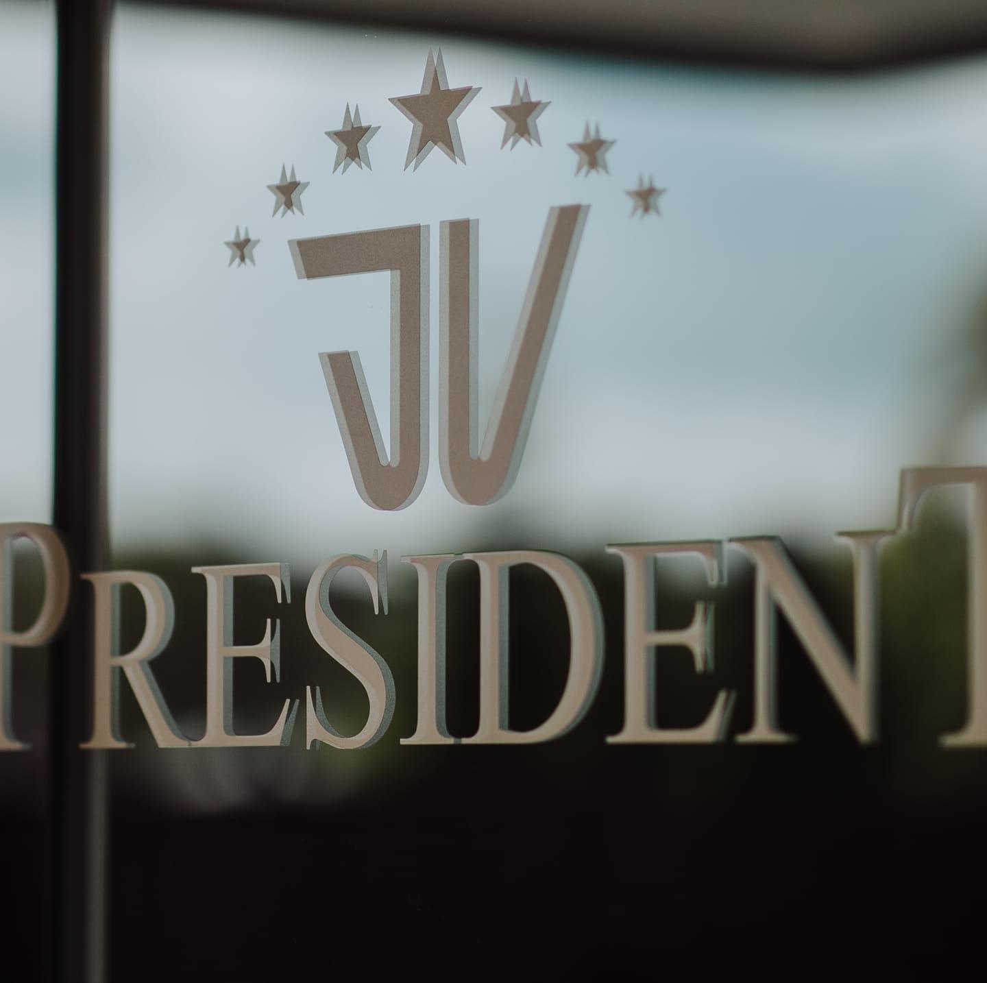 Restaurant JV President