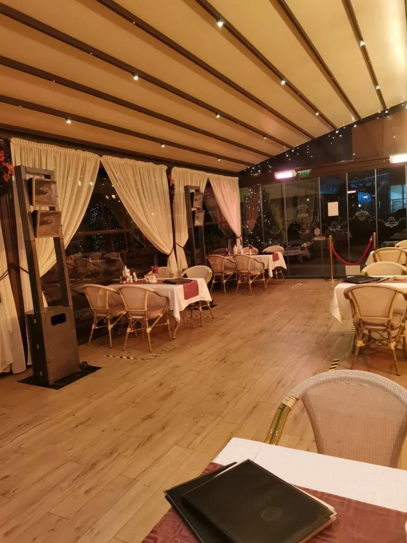 https://honeypot0.s3.amazonaws.com/gallery/1710872049398-gallery-Restaurant%20Rustic%20%284%29.webp