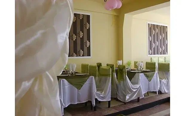 https://honeypot0.s3.amazonaws.com/gallery/1714037816566-gallery-Restaurant%20Orizont%20%283%29.webp