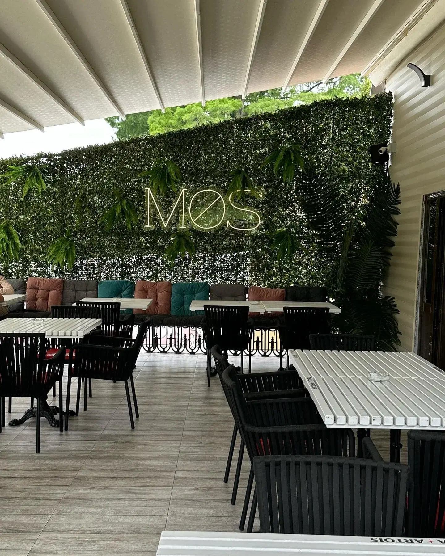 Mos Restaurant